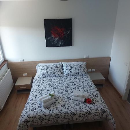 Hotel Locanda Rossa Romans di Varmo Esterno foto