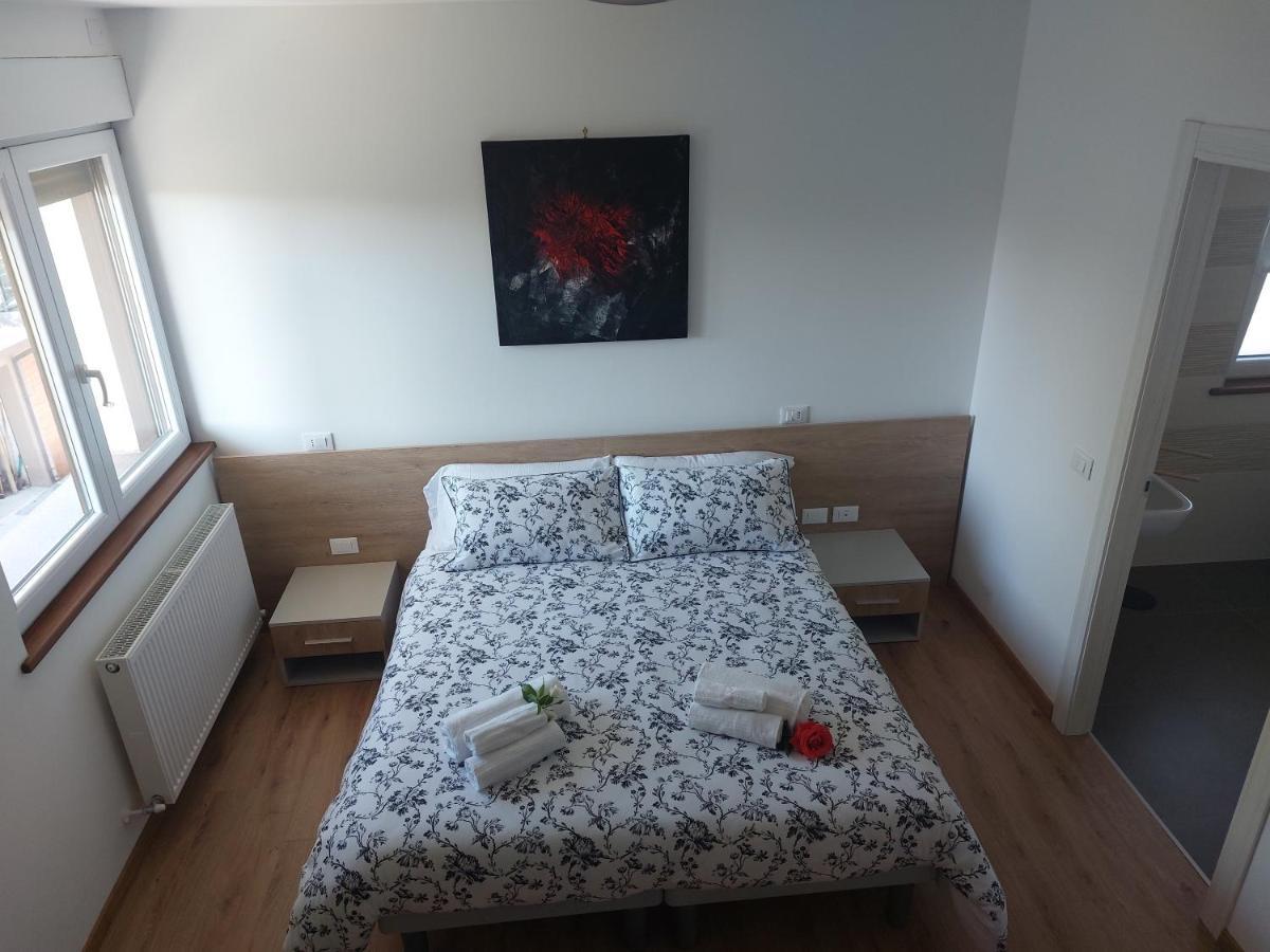 Hotel Locanda Rossa Romans di Varmo Esterno foto