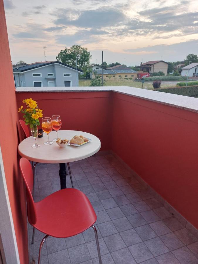 Hotel Locanda Rossa Romans di Varmo Esterno foto