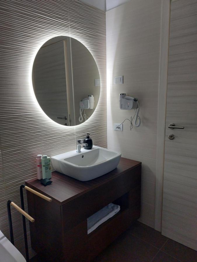Hotel Locanda Rossa Romans di Varmo Esterno foto
