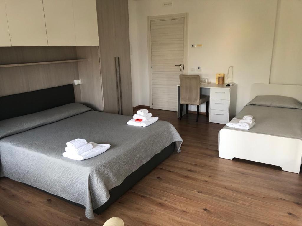 Hotel Locanda Rossa Romans di Varmo Esterno foto