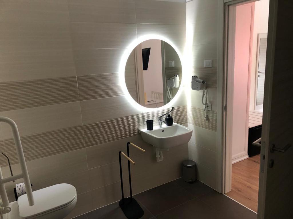 Hotel Locanda Rossa Romans di Varmo Esterno foto